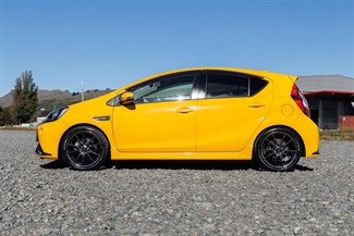 2013 Toyota AQUA - Thumbnail