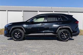 2023 Toyota RAV4 - Thumbnail