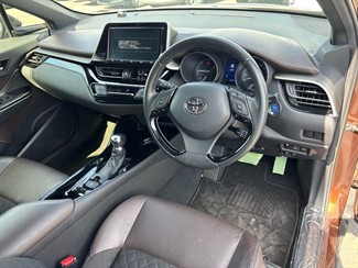2017 Toyota C-HR - Thumbnail