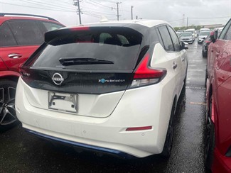 2021 Nissan LEAF - Thumbnail